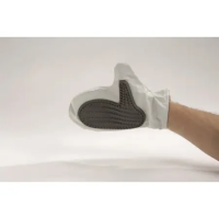 Рукавица с шипами Beeztees на руку для вычесывания, водонепроницаемая 25*18см