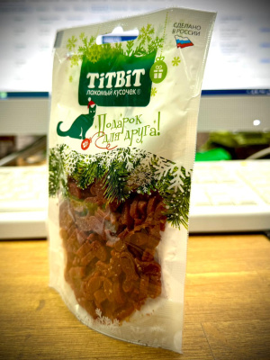 Лакомство Титбит для кошек  Новогодняя коллекция  Рыбки с лососем 50г