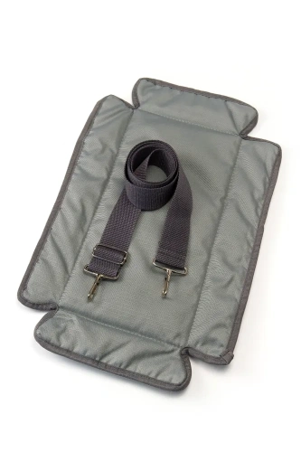 18323 Переноска для животных "Турне" L с метал.дверцей (коврик + ремень) 54,5*36*34 см зеленая