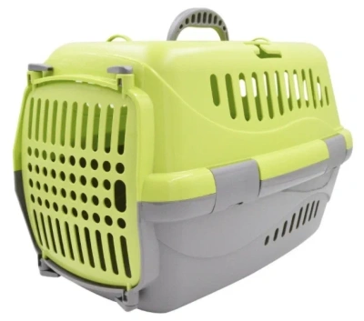 16223 Переноска для животных "Турне" M с пласт. дверцей (коврик + ремень) 48*32*32 см зеленая
