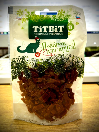 Лакомство Титбит для кошек  Новогодняя коллекция  Рыбки с лососем 50г