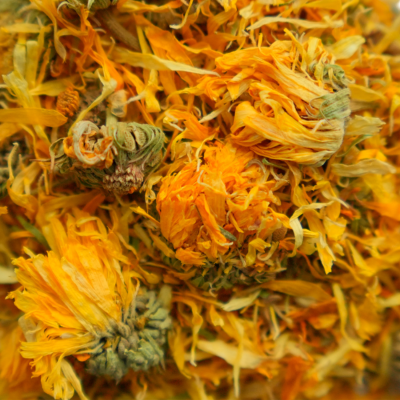 Лакомство Bambini Pets высушенные цветки календулы для грызунов и кроликов, 10 г. 